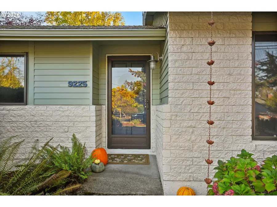 9225 SW Jamieson Rd, Beaverton, OR 97005 - #3