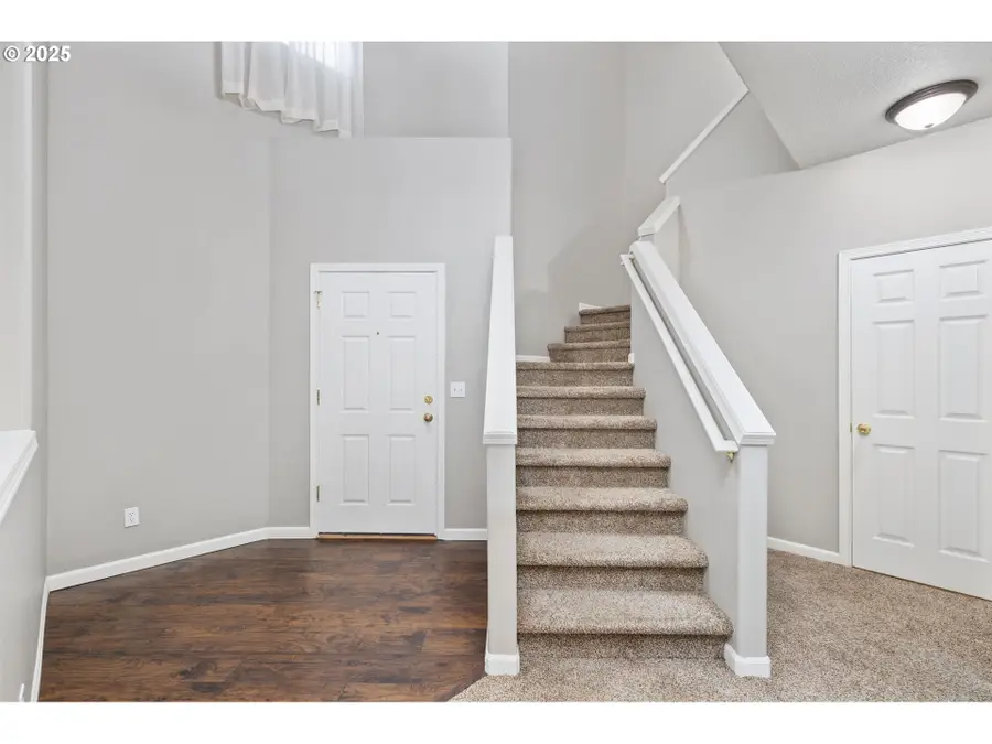 3215 SE Robin Cir, Hillsboro, OR 97123 - Image #2