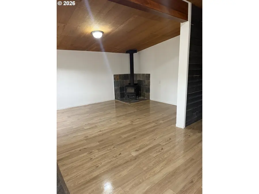 36682 Wheeler Rd, Jasper, OR 97455 - #2