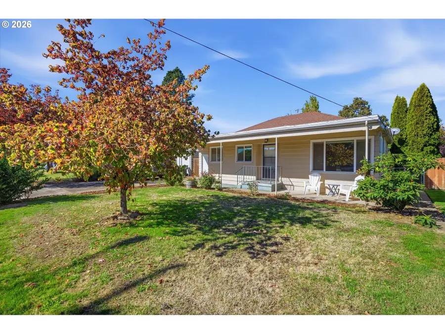 1243 NE 9th Ave, McMinnville, OR 97128 - #2