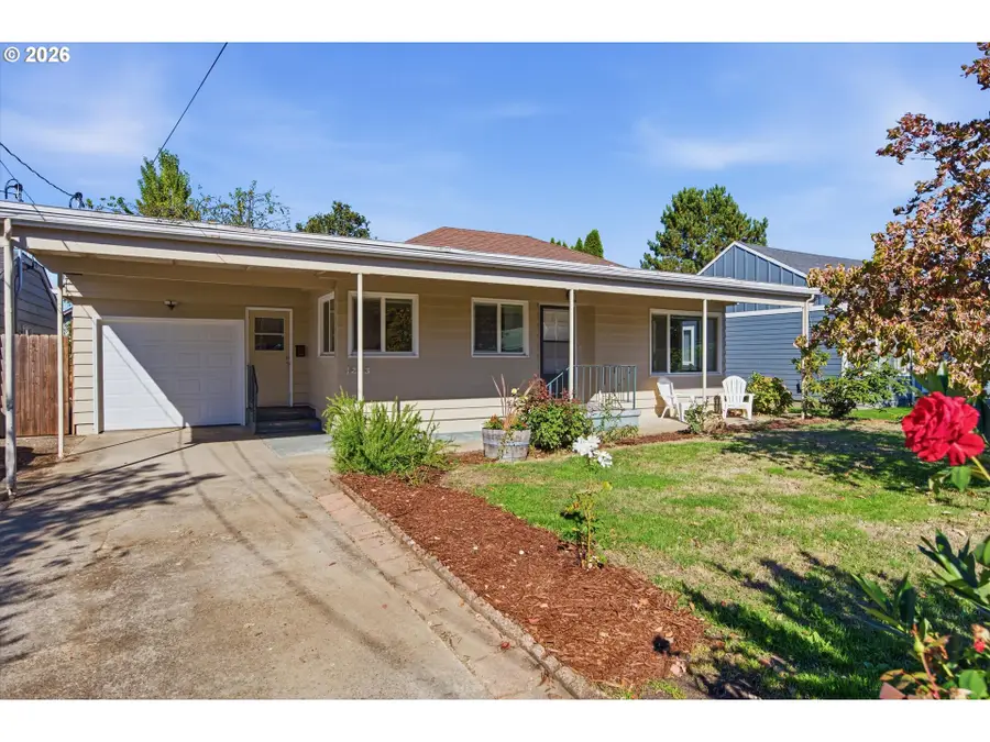 1243 NE 9th Ave, McMinnville, OR 97128 - #3