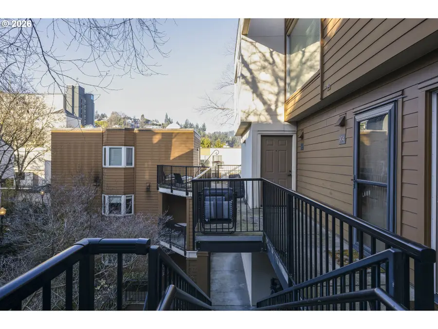 1535 SW Clay St #304, Portland, OR 97201 - Image #3