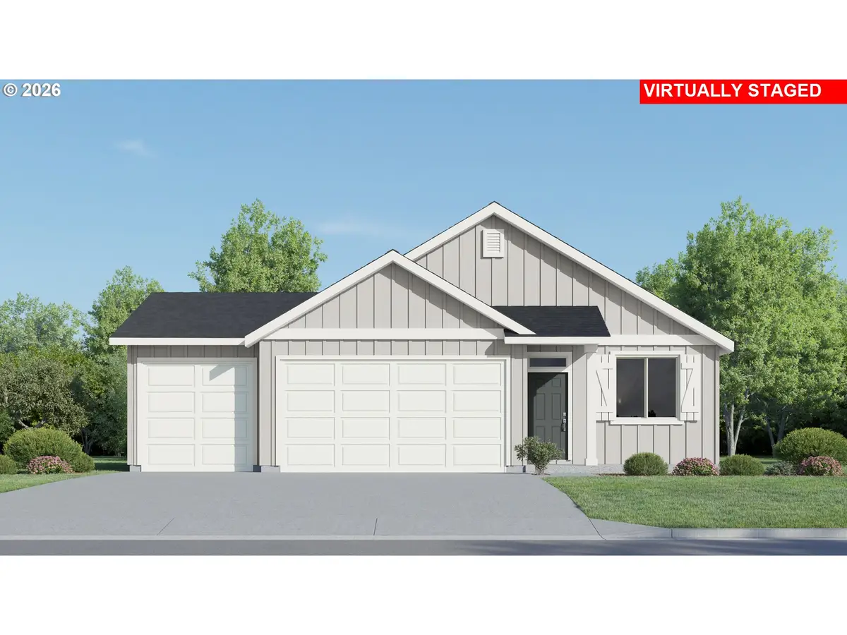 1090 Clemson St, Woodburn, OR 97071 - #1