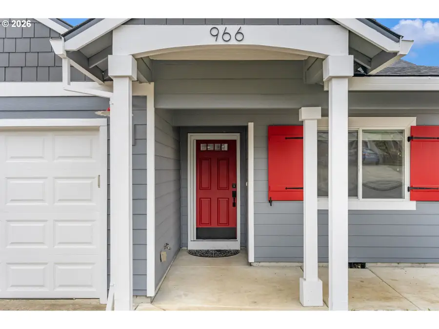 966 4th Ave, Vernonia, OR 97064 - #2