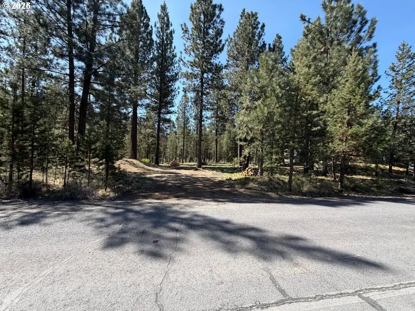17019 Upland Rd, Bend, OR 97707 - #1