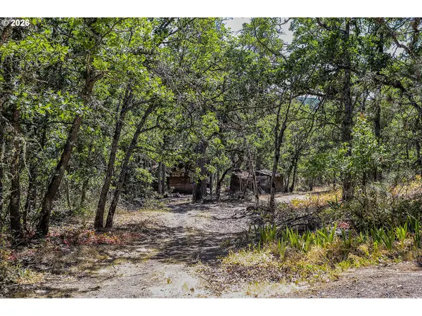 2300 Dry Creek Rd, Mosier, OR 97040