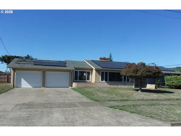 136 NE Ash St, Sheridan, OR 97378