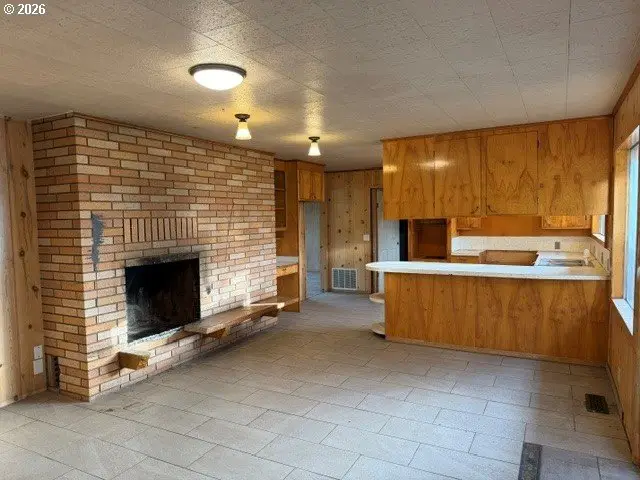 136 NE Ash St, Sheridan, OR 97378 - #2