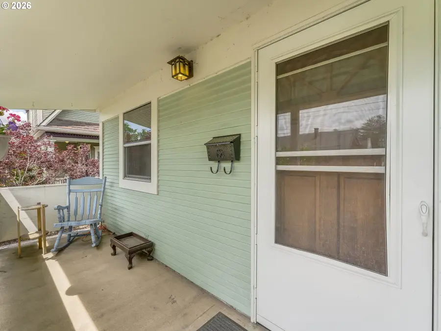 715 NE 5th St, McMinnville, OR 97128 - #3