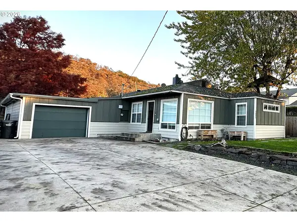 1521 NE Morris St, Roseburg, OR 97470