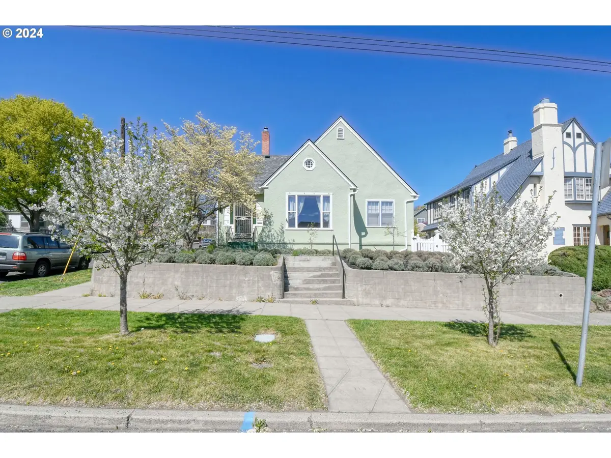 215 NW Despain Ave, Pendleton, OR 97801 - #1