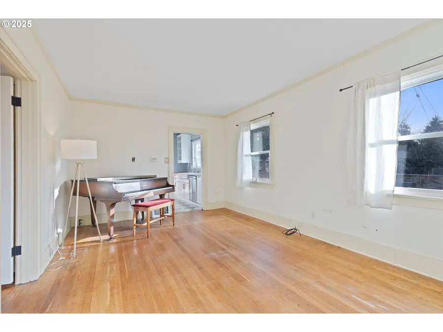 7906 N Wall Ave, Portland, OR 97203 - Image #2