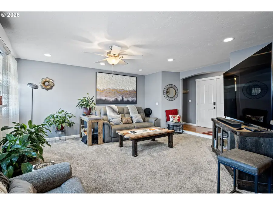 4559 Souza St, Eugene, OR 97402 - #2