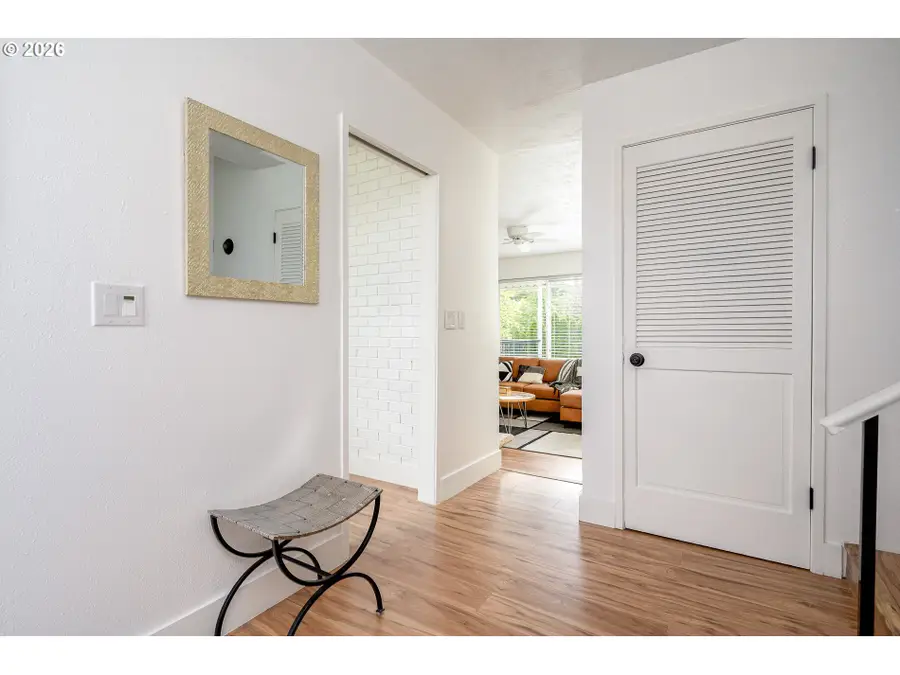 11835 SE Valley View Ter, Northwest Clackamas, OR 97086 - #2