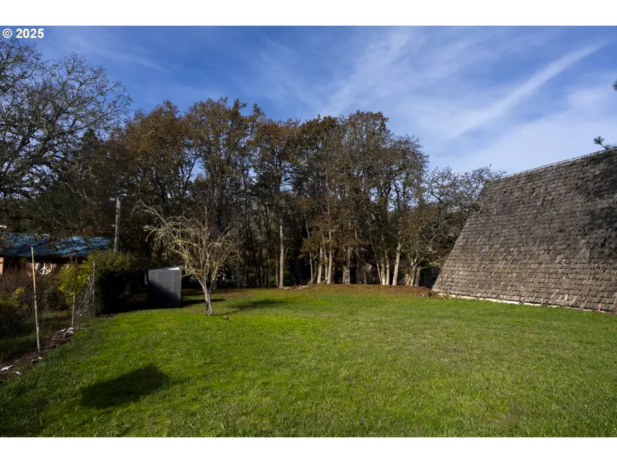 606 Whistlers Ln, Roseburg, OR 97470 - Image #3