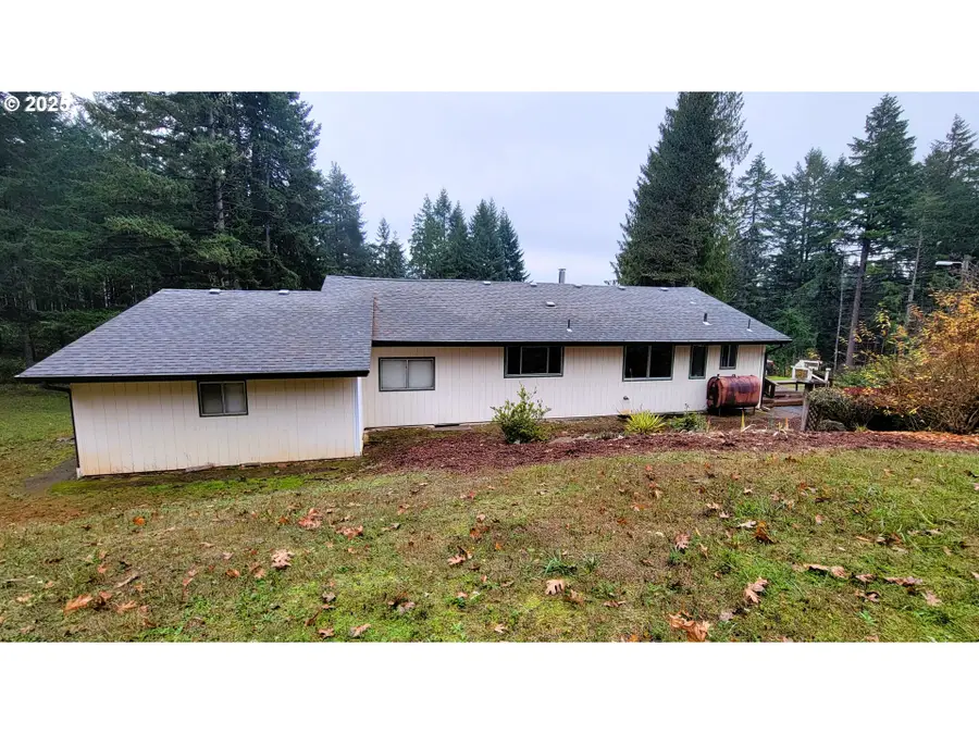 25346 Wheaton Ln, Veneta, OR 97487 - Image #2