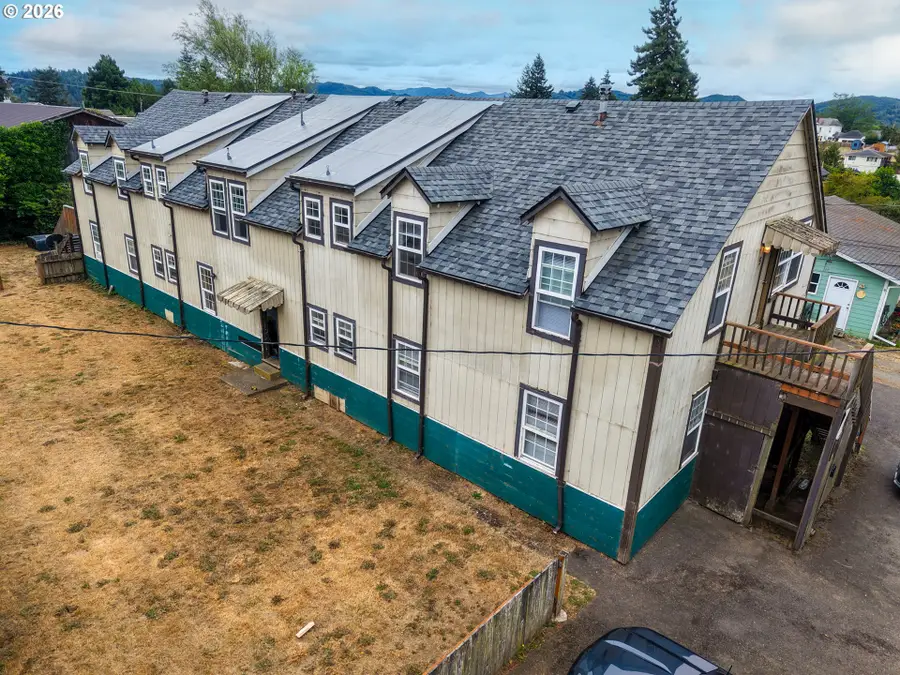 1740 Spruce St, Myrtle Point, OR 97458 - #2