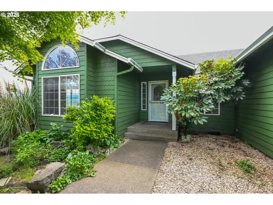 208 Jamie Loop, Roseburg, OR 97471 - #3