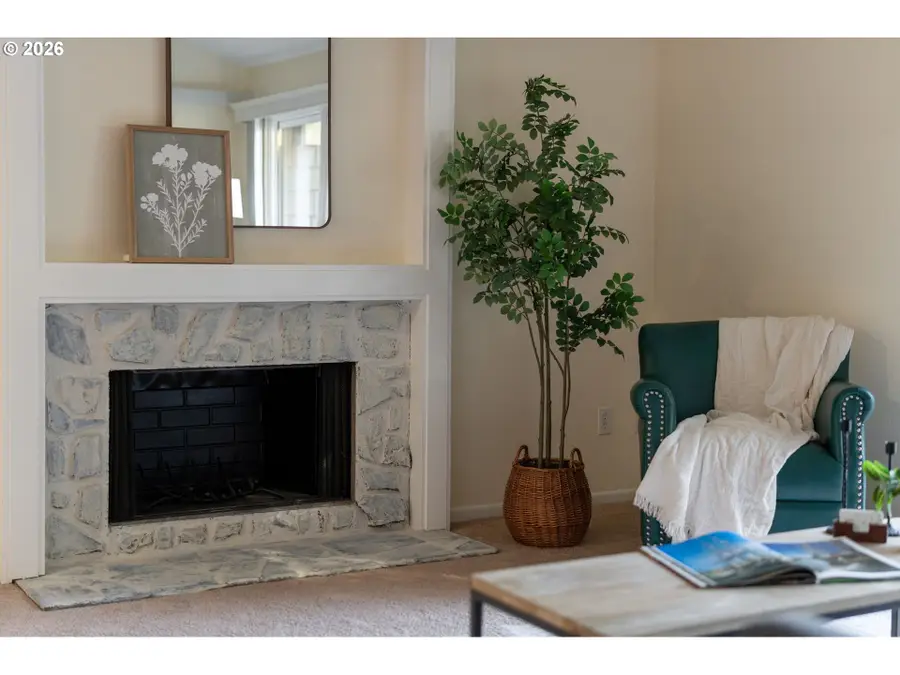 40 Crestfield Ct, Lake Oswego, OR 97035 - Image #3