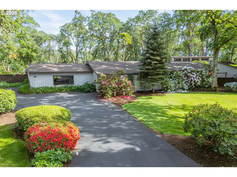 18 Ridgewood Dr, Roseburg, OR 97471 - #3