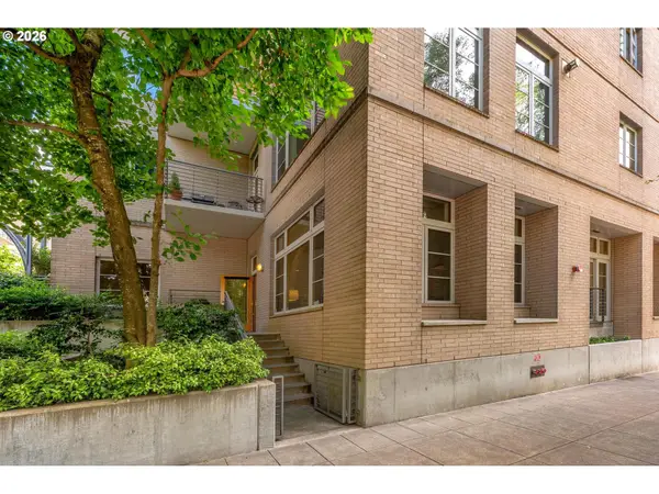 1120 NW Northrup St #102, Portland, OR 97209