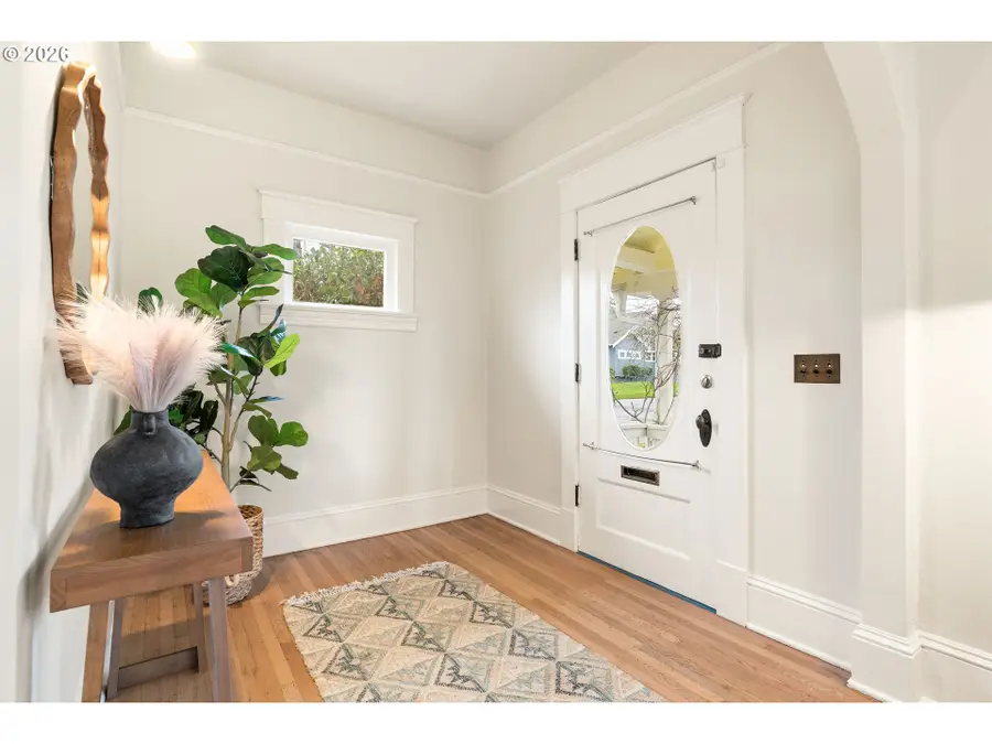 5704 N Greeley Ave, Portland, OR 97217 - Image #3