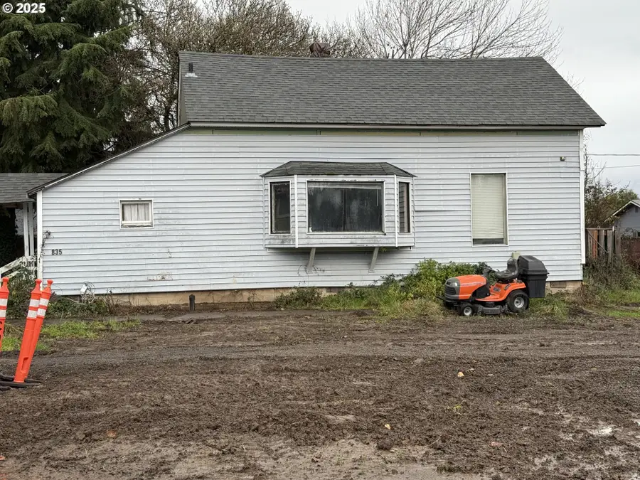 835 Anderson Ln, Springfield, OR 97477 - Image #2