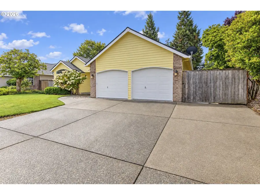 672 NE Valarie Ct, Hillsboro, OR 97124 - #3