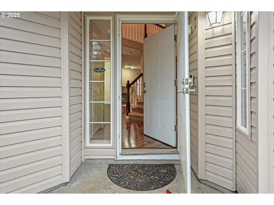 1351 NE Greenway Dr, Gresham, OR 97030 - Image #2