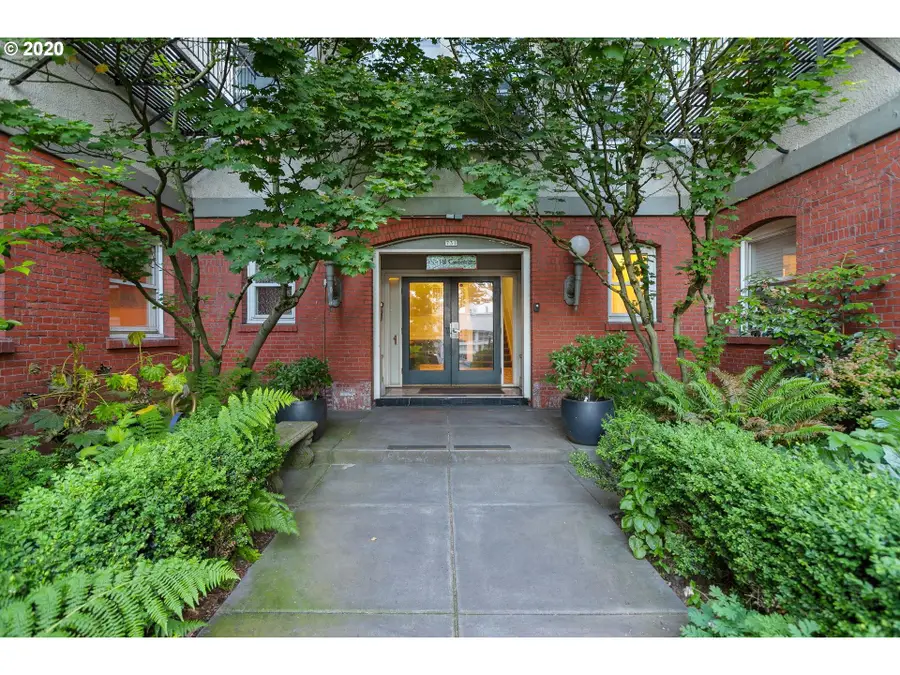 731 SW King Ave #16, Portland, OR 97205 - #3