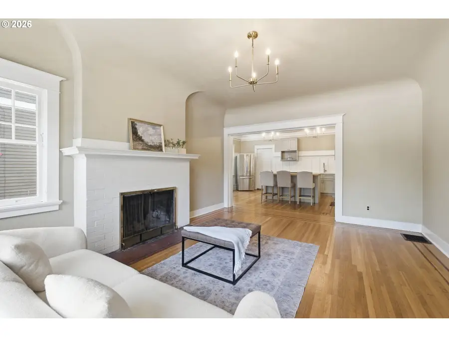 2249 E Burnside St, Portland, OR 97214 - #2