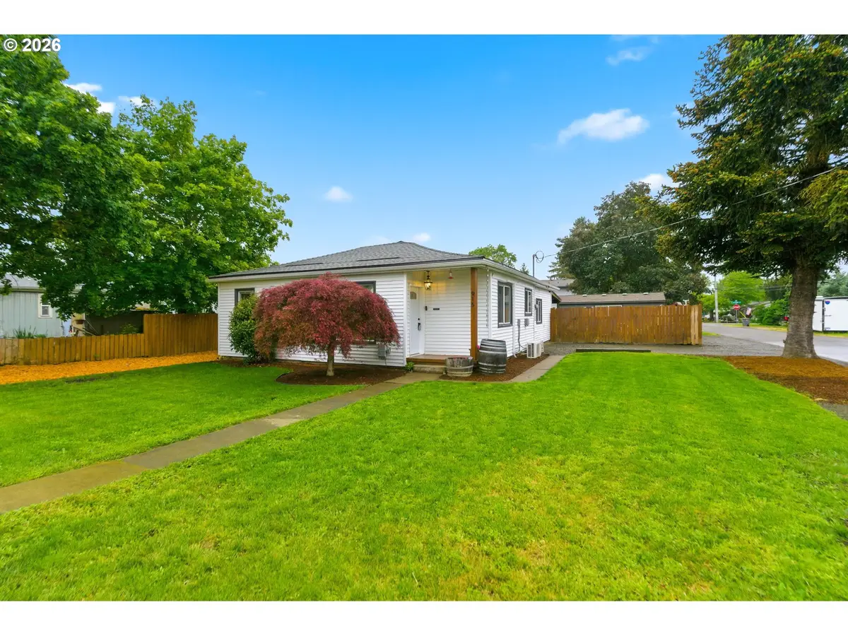 915 E 1st St, Yamhill, OR 97148 - #1