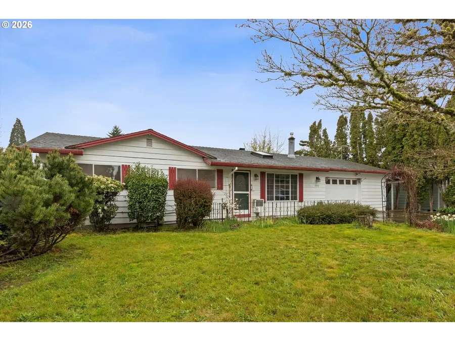 2950 NE Azalea St, Hillsboro, OR 97124 - #2