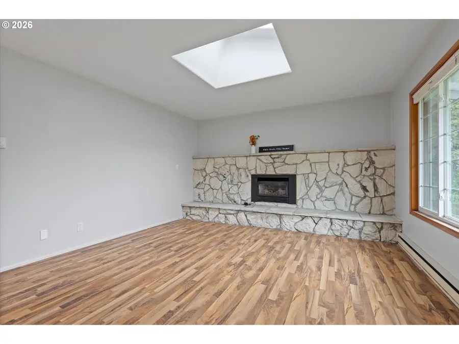 2950 NE Azalea St, Hillsboro, OR 97124 - #3