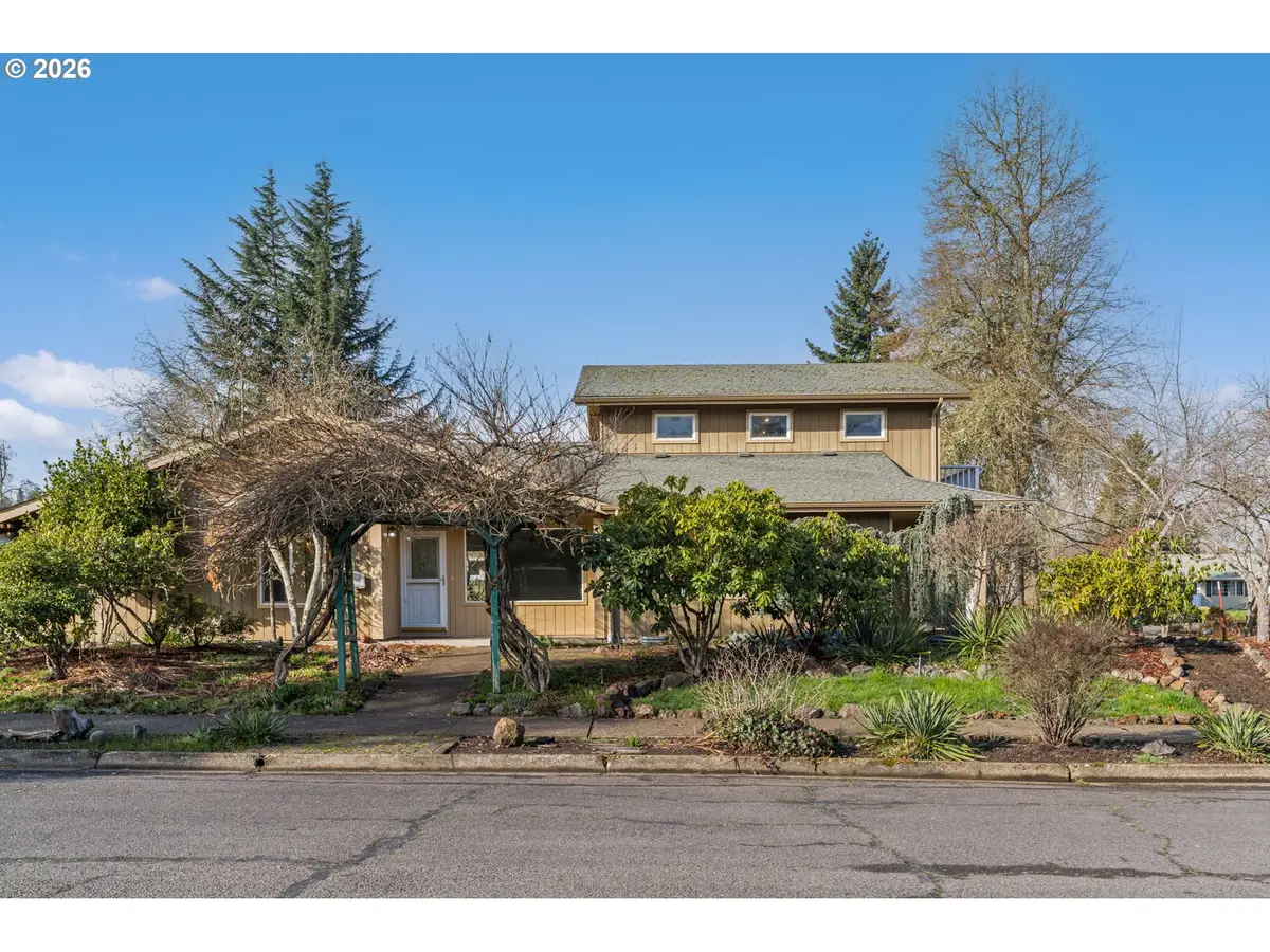 3752 Kevington Ave, Eugene, OR 97405 - #1
