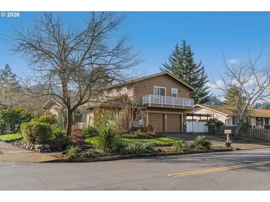 3752 Kevington Ave, Eugene, OR 97405 - #2