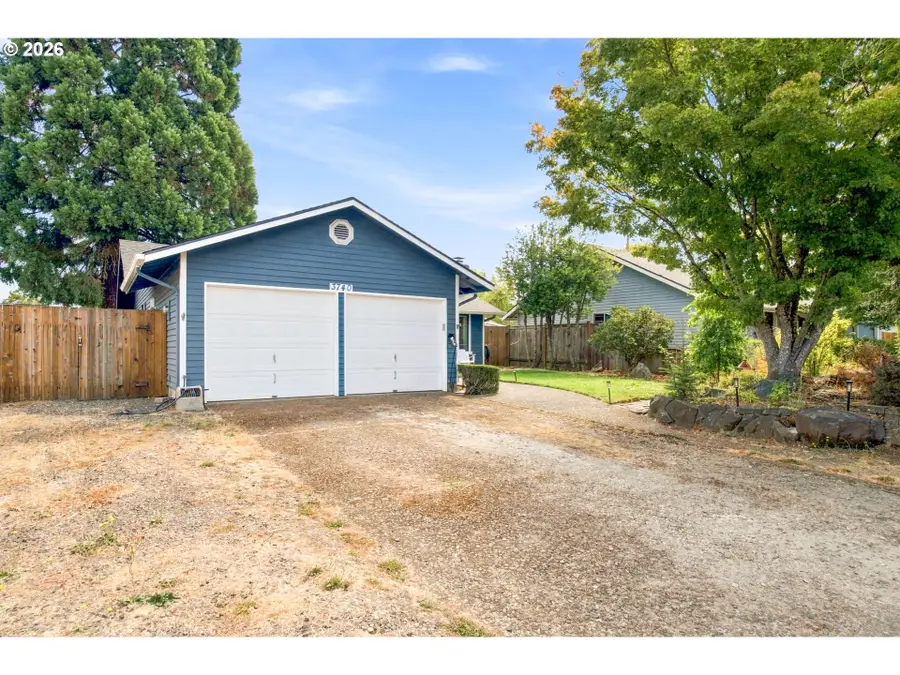 3740 Peppertree Dr, Eugene, OR 97402 - #2