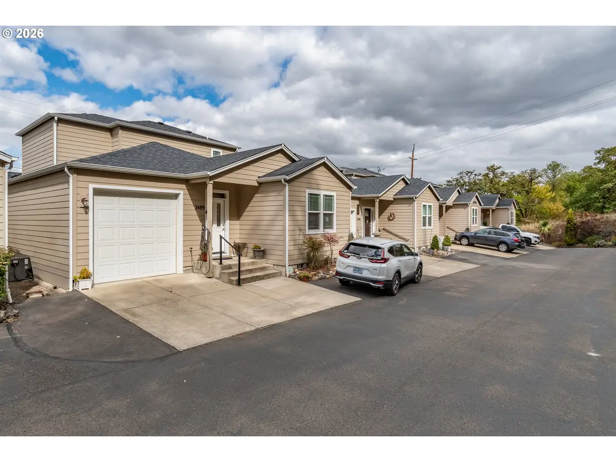 2489 SE Waldon Ave, Roseburg, OR 97470 - #1