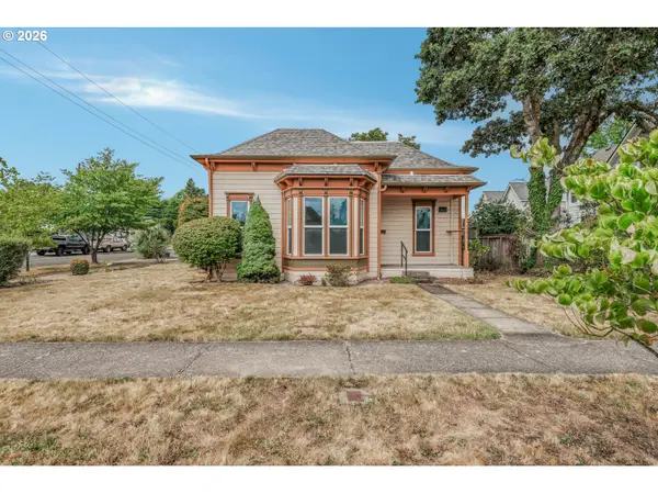 482 S 4th St, Independence, OR 97351