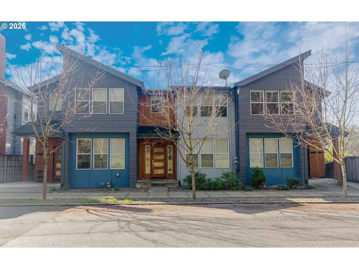 2416 SE Morrison St, Portland, OR 97214 - #1