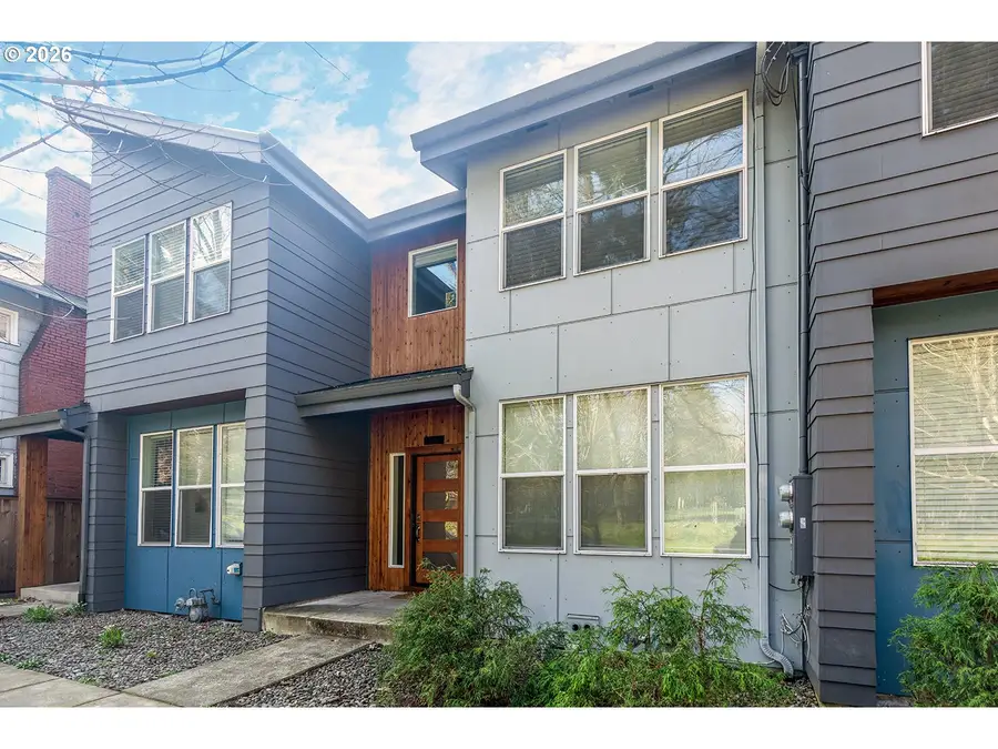 2416 SE Morrison St, Portland, OR 97214 - #2