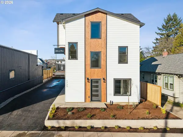 1733 SE Clatsop St, Portland, OR 97202