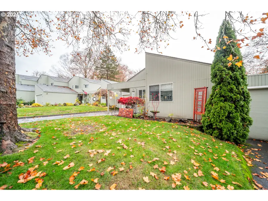 1785 NW Rolling Hill Dr, Beaverton, OR 97006 - Image #3