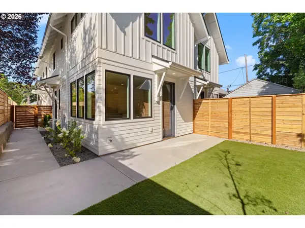 1518 NE Jarrett St #C, Portland, OR 97211