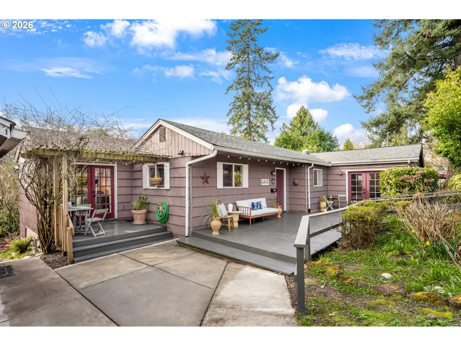 2612 SW Moss St, Portland, OR 97219 - #3