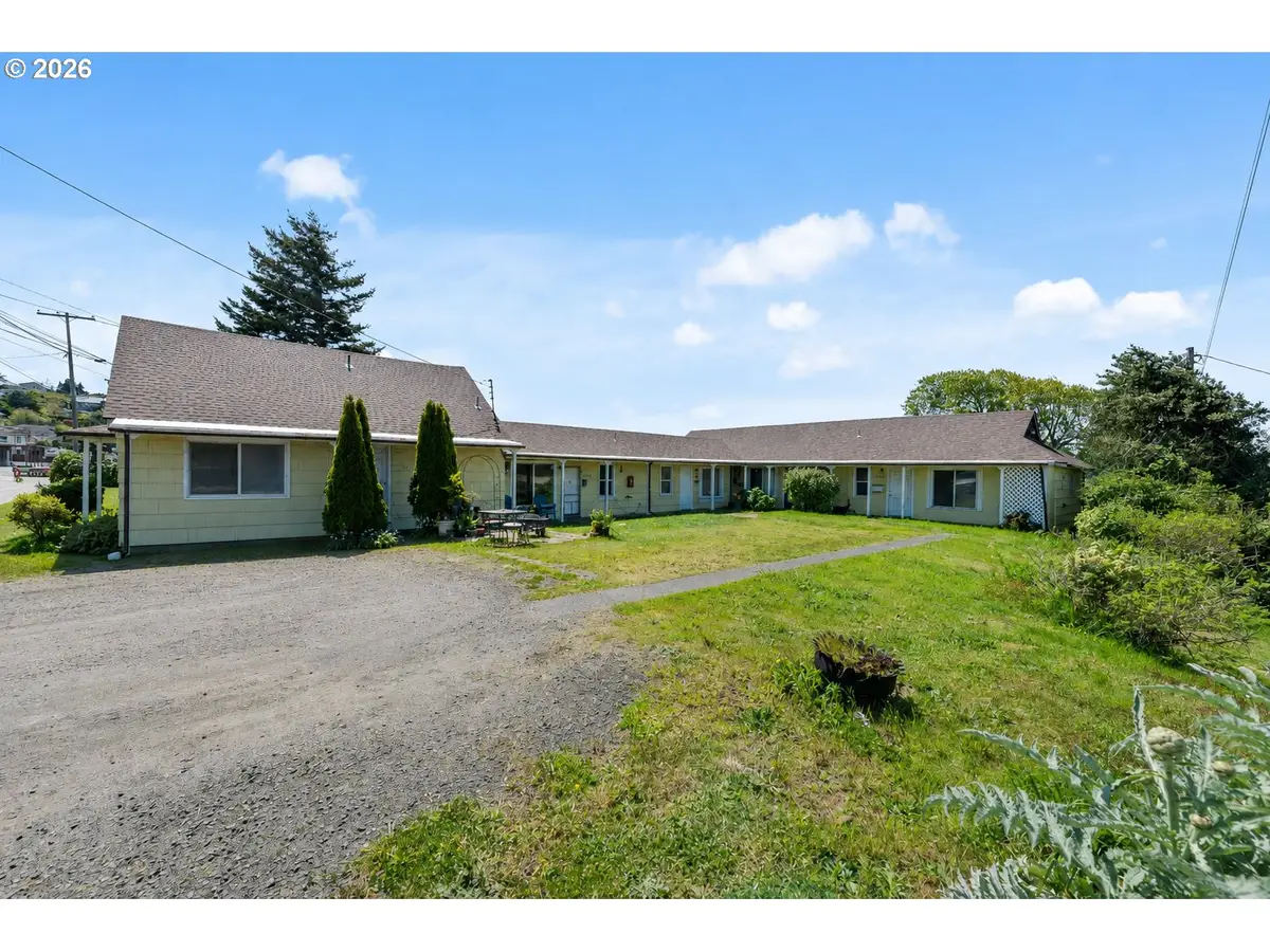 1900 Monroe St, North Bend, OR 97459 - #1