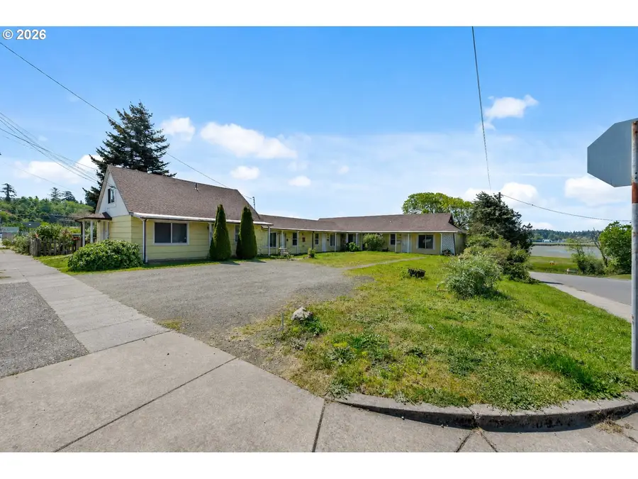 1900 Monroe St, North Bend, OR 97459 - #3
