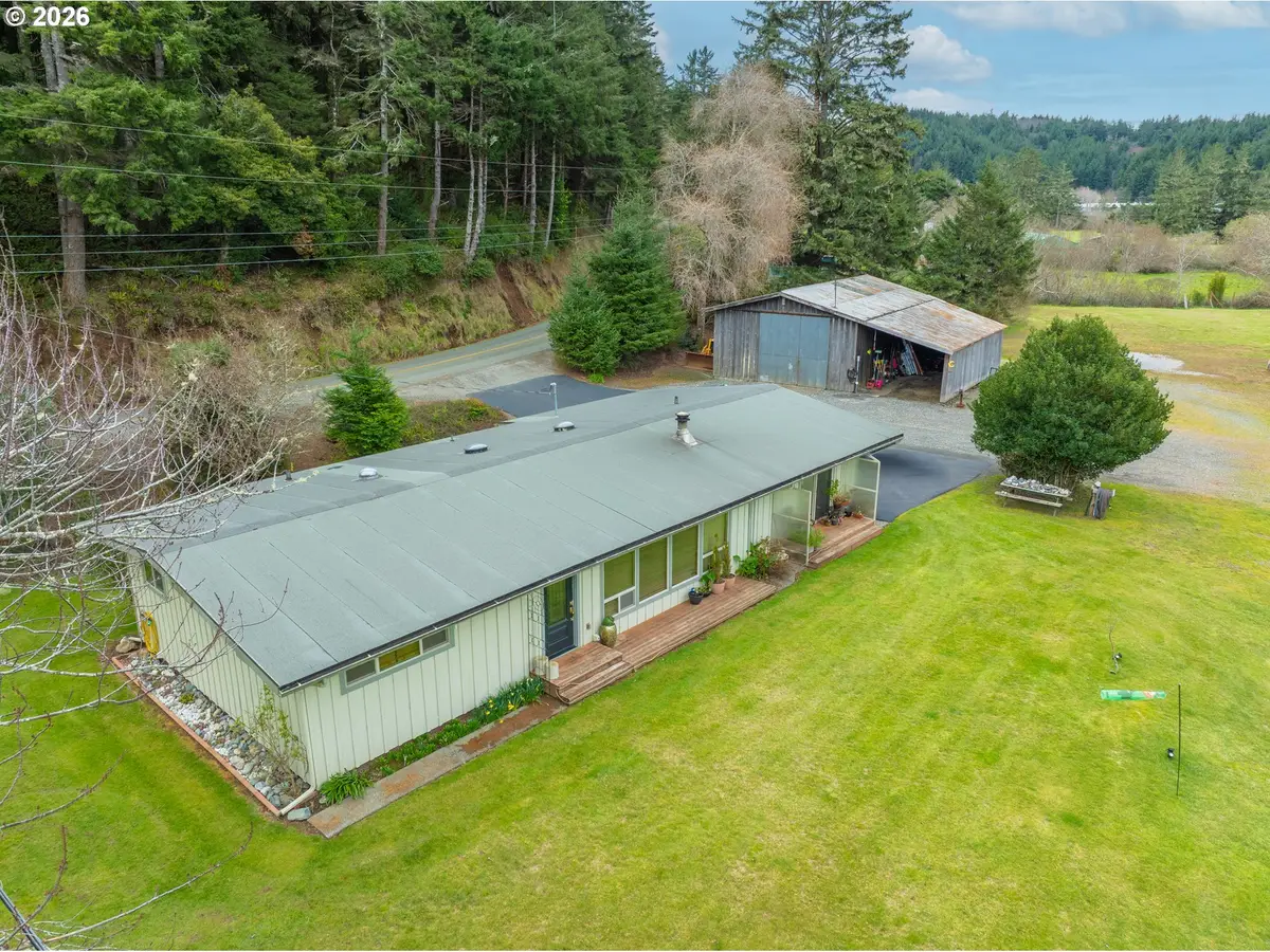 28448 Mateer Rd, Gold Beach, OR 97444 - #1