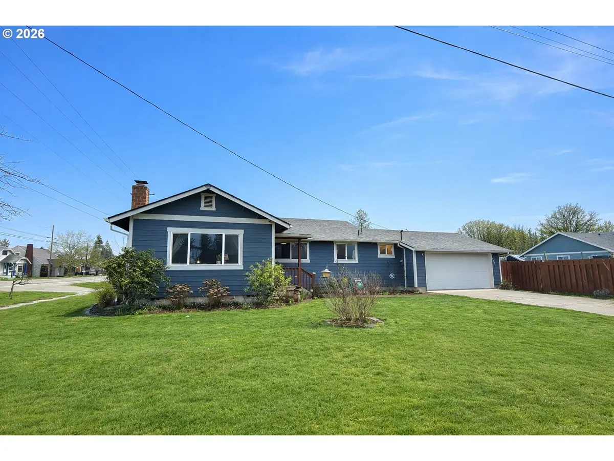 202 S Trade St, Amity, OR 97101 - #1