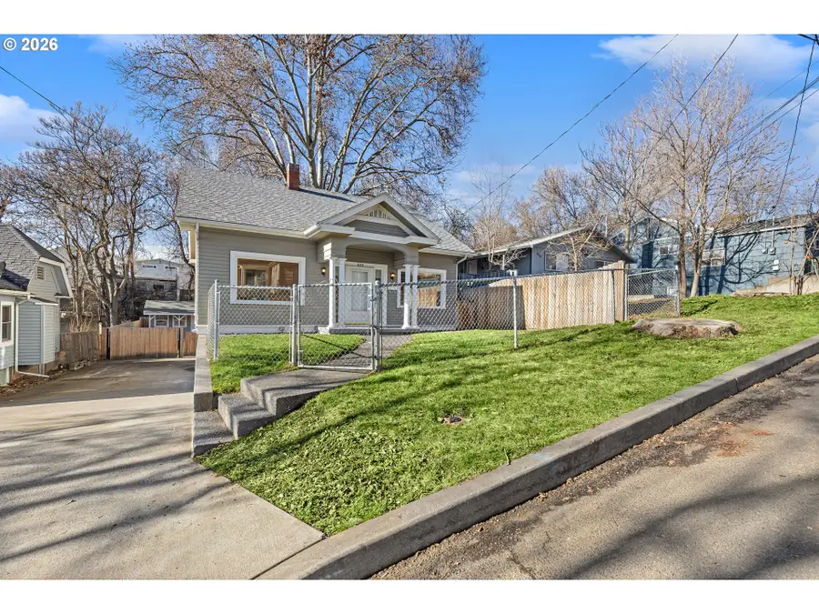 615 NW 3rd St, Pendleton, OR 97801 - #3